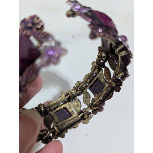 Elegant Square Deep Pink Gemstone Cuff Bracelet with Floral Trim Design - Picture 7 of 8